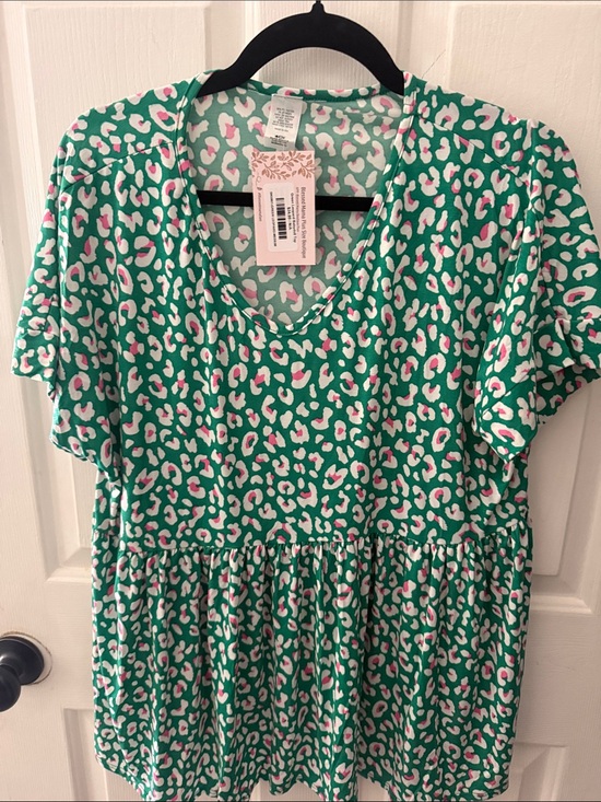 Tops - Green Leopard Print Peplum Top with Pink Accents